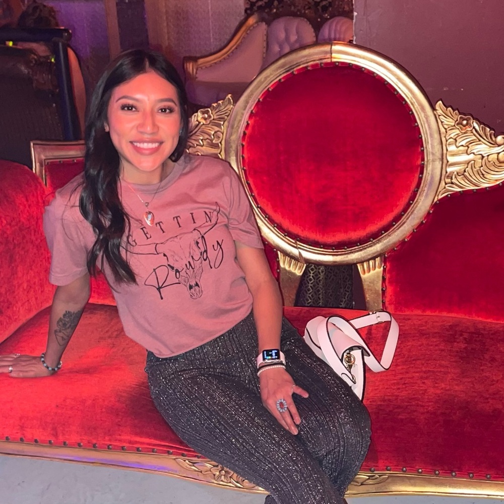 Meet your Posher, Sarahi